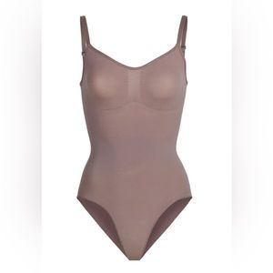 SKIMS Sculpting Thong Bodysuit With Snaps in Umber - size L/XL